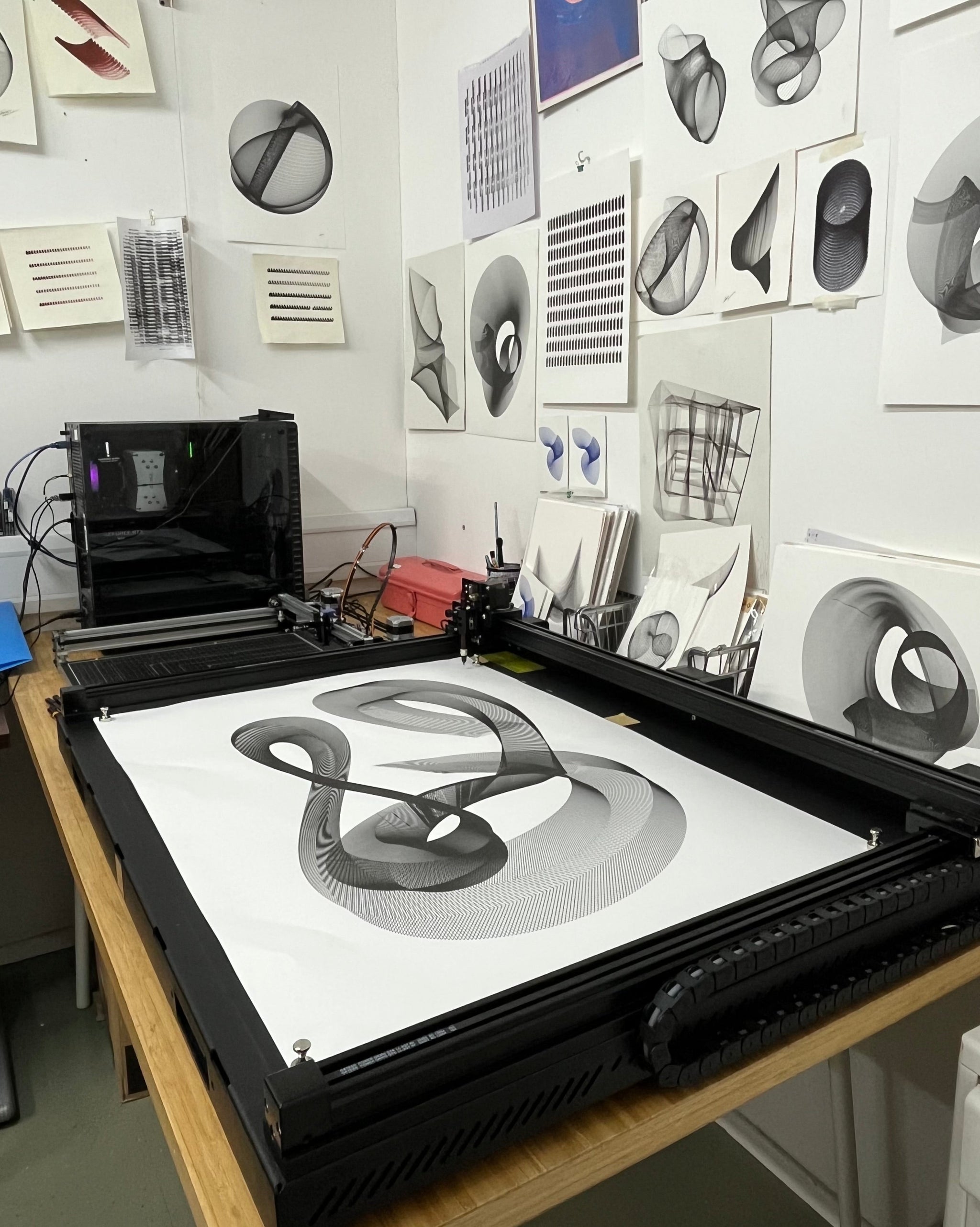 Case Study: How Generative Artist Samuel Transformed His Workflow with the UUNA TEK 3.0 A1 Pen Plotter