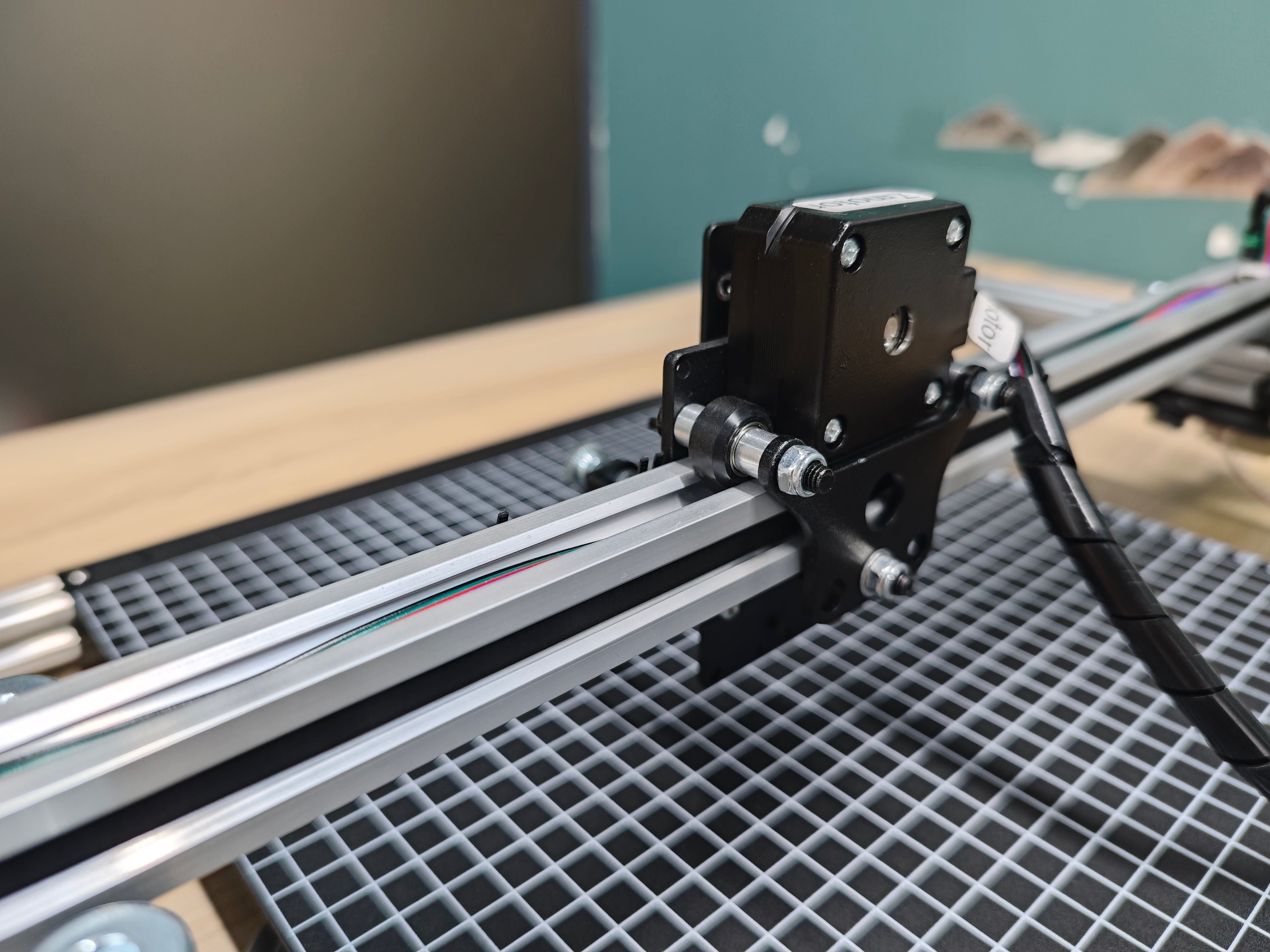 UUNA TEK iAuto - Automatic Writing Machine for Bulk Writing