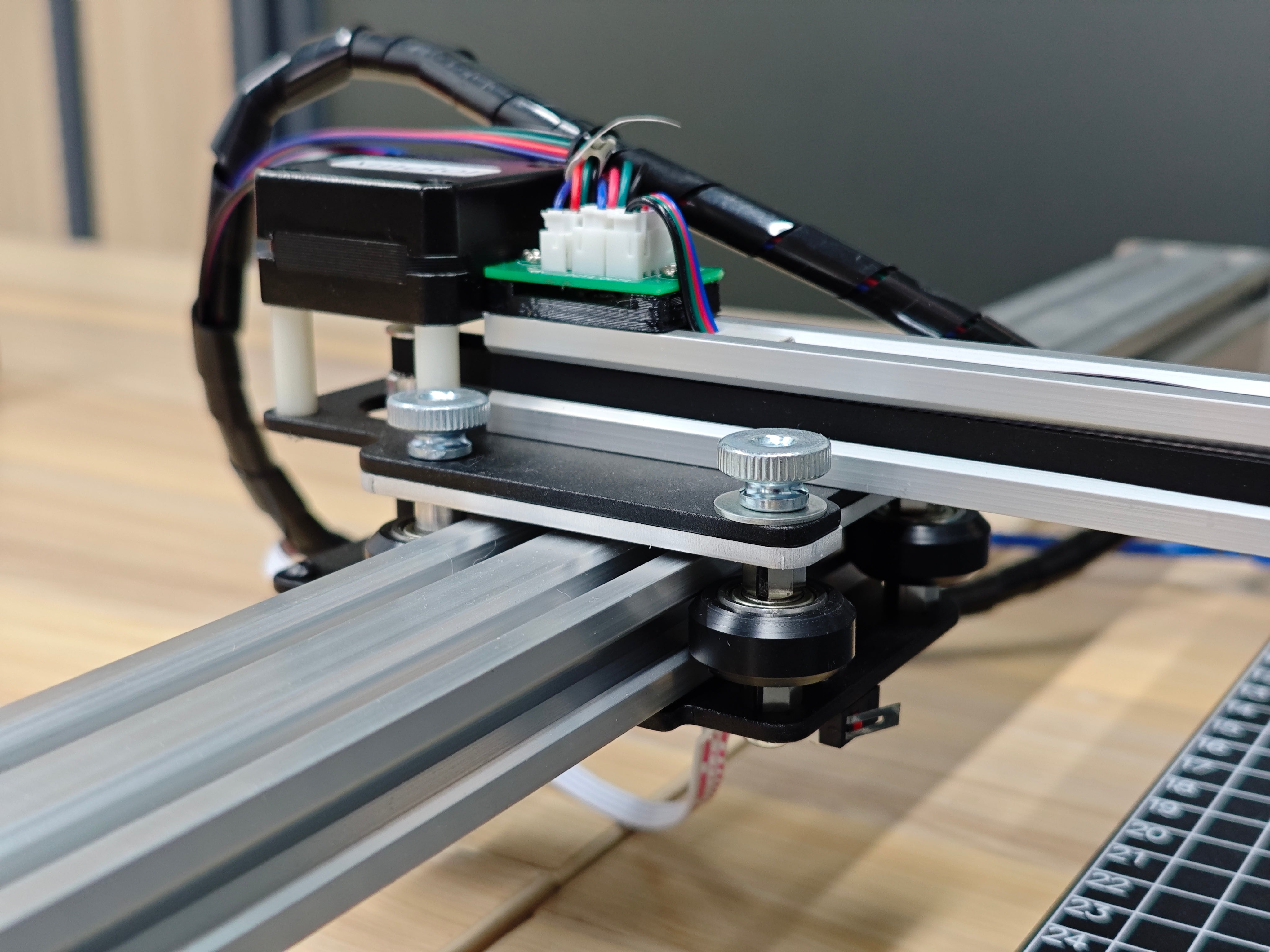 UUNA TEK iAuto - Automatic Writing Machine for Bulk Writing